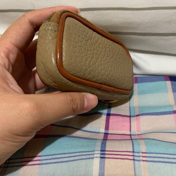 Vintage Dooney & Bourke AWL Zip Key Caddy - Picture 4 of 10
